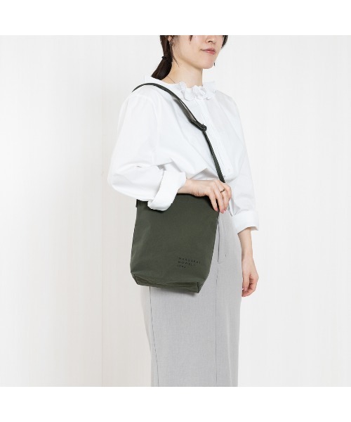 MARGARET HOWELL idea(マーガレット・ハウエルアイデア)の「MARGARET HOWELL idea(マーガレットハウエルアイデア) KELP ショルダーバッグ(ショルダーバッグ・メンズ・ネイビー/ブラック/グリーン・FREE)」の12枚目の写真