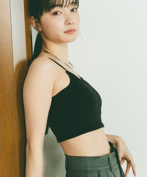 カップ付きクロップドリブキャミソール（キャミソール）｜VANNIE U