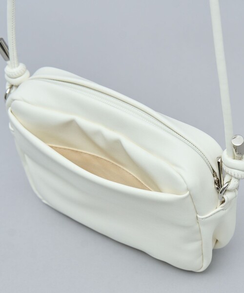 coen(コーエン)の「レザーライクキルティングミニショルダーY(ショルダーバッグ・レディース・ブラック/ケリーグリーン/オフホワイト/シルバー・FREE)」の6枚目の写真