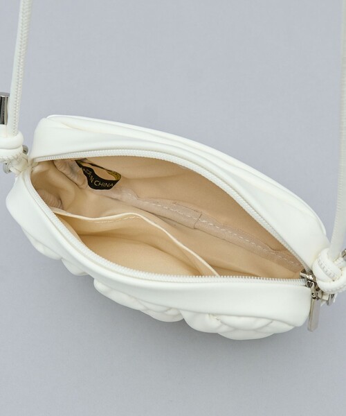 coen(コーエン)の「レザーライクキルティングミニショルダーY(ショルダーバッグ・レディース・ブラック/ケリーグリーン/オフホワイト/シルバー・FREE)」の7枚目の写真