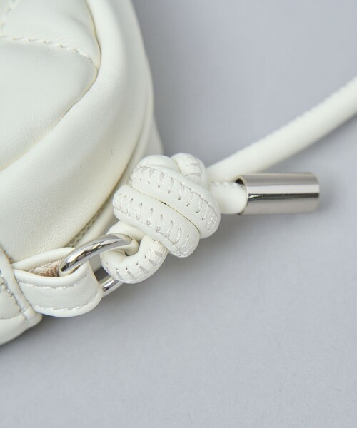 coen(コーエン)の「レザーライクキルティングミニショルダーY(ショルダーバッグ・レディース・ブラック/ケリーグリーン/オフホワイト/シルバー・FREE)」の8枚目の写真