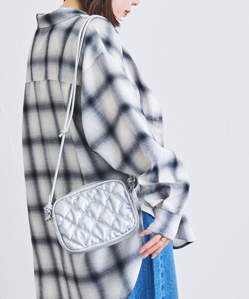 coen(コーエン)の「レザーライクキルティングミニショルダーY(ショルダーバッグ・レディース・ブラック/ケリーグリーン/オフホワイト/シルバー・FREE)」の11枚目の写真