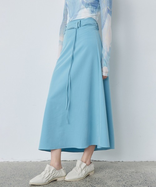 ELOOPS(イーループス)の「【ELOOPS】ベルトループデザインドレープフレアスカート(スカート・レディース・ベージュ/ライトブルー/スカイブルー系・L/M/S)」の1枚目の写真