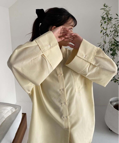 one after another NICE CLAUP（ワンアフターアナザーナイスクラップ）の「【ZOZO限定商品】ワイドスリーブオーバーサイズシャツ（シャツ/ブラウス・レディース・イエロー/オフホワイト/ブルー・FREE）」の3枚目の写真