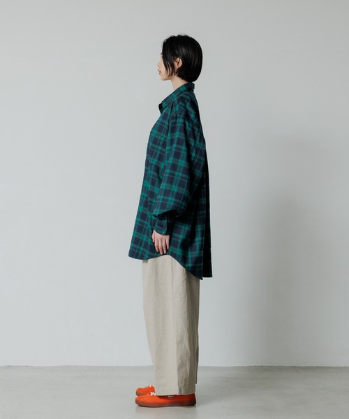 ADAM ET ROPE'(アダムエロペ)の「【WEB限定】スーパールーズシルエット ビッグブロックチェック シャツ / ユニセックス(シャツ/ブラウス・メンズ・グリーン系その他/ホワイト系その他/レッド系その他・L/M)」の20枚目の写真