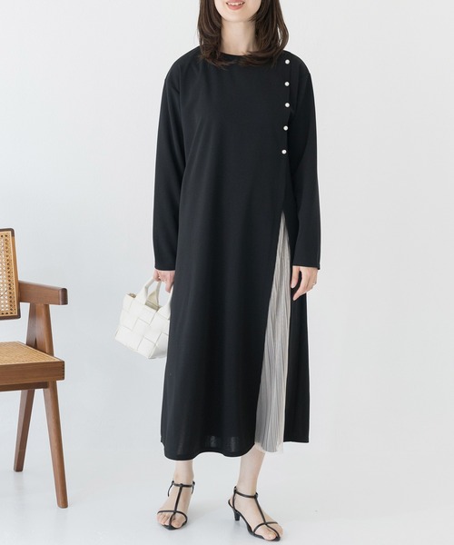 INCEDE(インシード)の「ボタンディテール プリーツ切り替えワンピース(ワンピース・レディース・ブラック/グレイッシュベージュ・M/L/LL/3L/4L)」の3枚目の写真