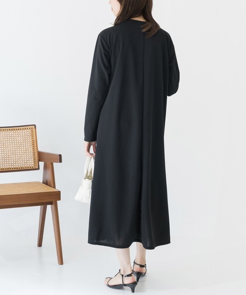 INCEDE(インシード)の「ボタンディテール プリーツ切り替えワンピース(ワンピース・レディース・ブラック/グレイッシュベージュ・M/L/LL/3L/4L)」の9枚目の写真