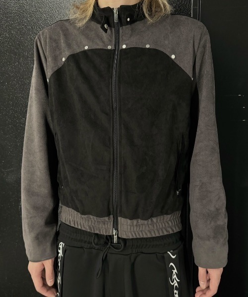 XU（エックスユー）の「ストリートファッション XU エックスユー rivet suede biker jacket スタッズ 長袖ジャケット トラックジャケット オーバーサイズ ジップジャケット 羽織り 韓国ファッション 韓国ストリート（ミリタリージャケット・メンズ・ブラック・ONE SIZE）」の7枚目の写真