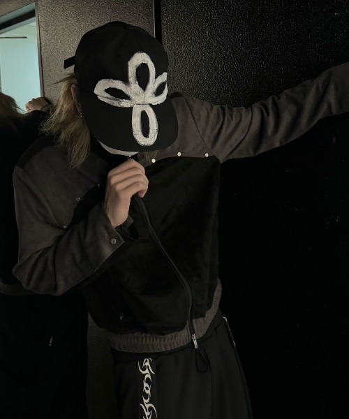 XU（エックスユー）の「ストリートファッション XU エックスユー rivet suede biker jacket スタッズ 長袖ジャケット トラックジャケット オーバーサイズ ジップジャケット 羽織り 韓国ファッション 韓国ストリート（ミリタリージャケット・メンズ・ブラック・ONE SIZE）」の5枚目の写真