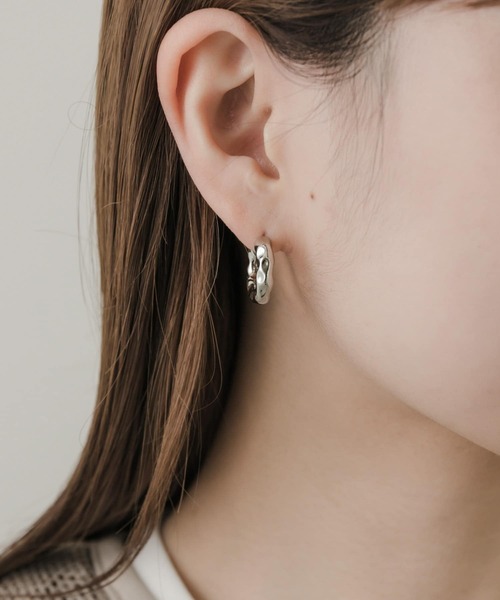 SMELLY(スメリー)の「メタルニュアンスワンタッチピアス(ピアス(両耳用)・レディース・シルバー/ゴールド・-)」の10枚目の写真