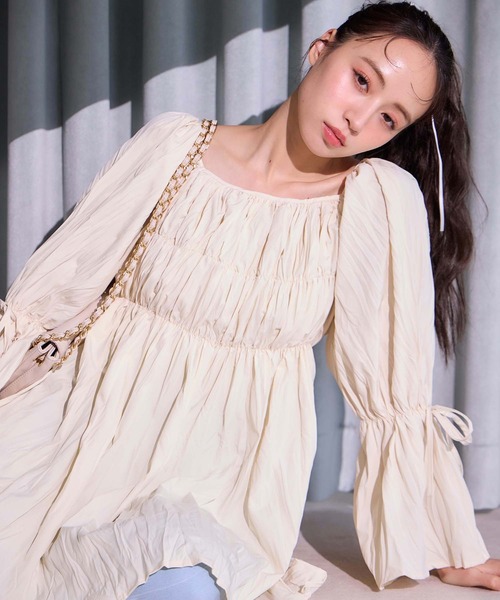 one after another NICE CLAUP（ワンアフターアナザーナイスクラップ）の「クリンクルチュニック（シャツ/ブラウス・レディース・ライトグレー/オフホワイト/ライトイエロー/ブラック・FREE）」の9枚目の写真