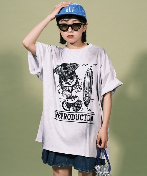 RePRODUCTION LABEL（リプロダクションレーベル）の「【ユニセックス】【RePRODUCTION LABEL / リプロダクションレーベル】アソートパウダー加工グラインダーグラフィックTシャツ（Tシャツ/カットソー・レディース・オフホワイト/ブルー/グレー/ホワイト系その他2/ブラック系その他/ブラック系その他3/ブラック/ブラック系その他2/グレー系その他/ホワイト/グリーン/レッド/ホワイト系その他/ホワイト系その他3/グレー系その他2・FREE）」の11枚目の写真