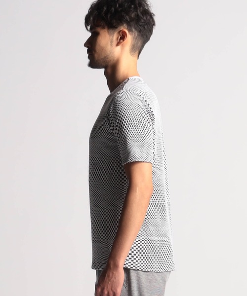 NICOLE CLUB FOR MEN（ニコルクラブフォーメン）の「ジオメトリック クルーネック半袖Ｔシャツ（Tシャツ/カットソー・メンズ・ピンク系/キナリ/ホワイト系/ブラック/オフホワイト・MEDIUM/LARGE/X-LARGE）」の6枚目の写真