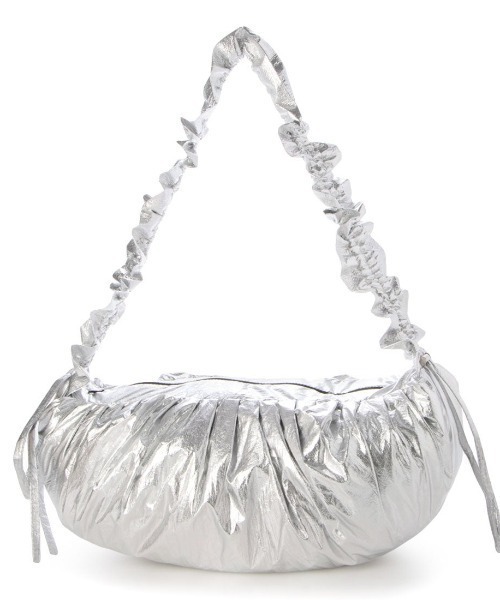 cache cache(カシュ カシュ)の「カシュカシュ cachecache / フリルハンドルタックショルダー(ショルダーバッグ・レディース・ブラック/シルバー/アイボリー・FREE)」の3枚目の写真