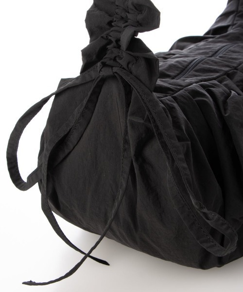 cache cache(カシュ カシュ)の「カシュカシュ cachecache / フリルハンドルタックショルダー(ショルダーバッグ・レディース・ブラック/シルバー/アイボリー・FREE)」の14枚目の写真