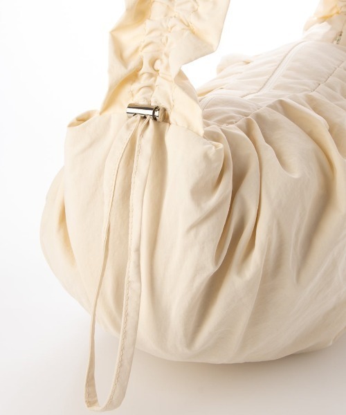 cache cache(カシュ カシュ)の「カシュカシュ cachecache / フリルハンドルタックショルダー(ショルダーバッグ・レディース・ブラック/シルバー/アイボリー・FREE)」の7枚目の写真