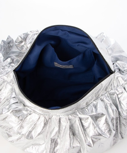 cache cache(カシュ カシュ)の「カシュカシュ cachecache / フリルハンドルタックショルダー(ショルダーバッグ・レディース・ブラック/シルバー/アイボリー・FREE)」の19枚目の写真