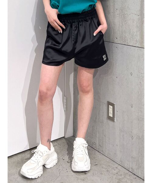 GYDA（ジェイダ）の「Square gydaサテンパンツ（その他パンツ・レディース・ブラック/オフホワイト・FREE）」の2枚目の写真