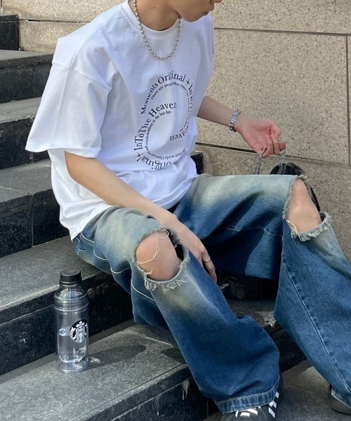 Chikashitsu +（チカシツプラス）の「【Chikashitsu +】logo graphic t-shirt 2 / ロゴグラフィック半袖Tシャツ（Tシャツ/カットソー・メンズ・チャコール/ブラック/ホワイト・ONE SIZE）」の2枚目の写真