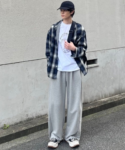 Chikashitsu +（チカシツプラス）の「【Chikashitsu +】logo graphic t-shirt 2 / ロゴグラフィック半袖Tシャツ（Tシャツ/カットソー・メンズ・チャコール/ブラック/ホワイト・ONE SIZE）」の14枚目の写真