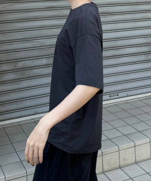 Chikashitsu +（チカシツプラス）の「【Chikashitsu +】logo graphic t-shirt 2 / ロゴグラフィック半袖Tシャツ（Tシャツ/カットソー・メンズ・チャコール/ブラック/ホワイト・ONE SIZE）」の22枚目の写真