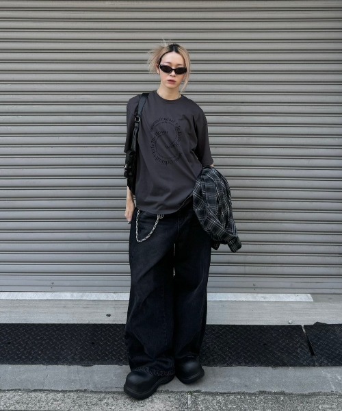 Chikashitsu +（チカシツプラス）の「【Chikashitsu +】logo graphic t-shirt 2 / ロゴグラフィック半袖Tシャツ（Tシャツ/カットソー・メンズ・チャコール/ブラック/ホワイト・ONE SIZE）」の17枚目の写真