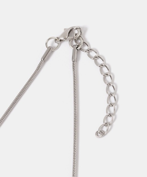 FOREVER 21(フォーエバー トゥエンティーワン)の「リボンネックレス(ネックレス・レディース・シルバー・FREE)」の3枚目の写真