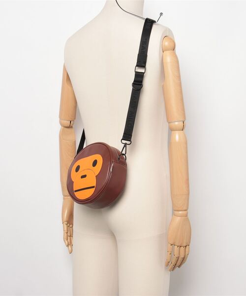 A BATHING APE(アベイシングエイプ)の「BABY MILO SHOULDER BAG(ショルダーバッグ・メンズ・ブラウン・FREE)」の2枚目の写真