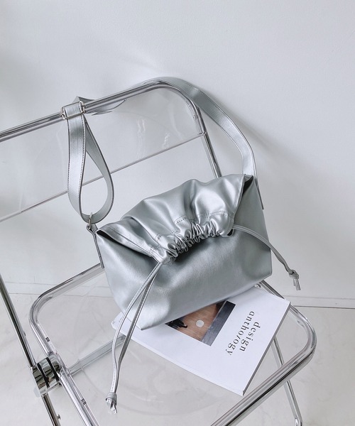 AS KNOW AS plus(アズノゥアズプラス)の「◎ニコラス 巾着 ショルダーバッグ(ショルダーバッグ・レディース・アイボリー/ブラック/シルバー・FREE)」の4枚目の写真