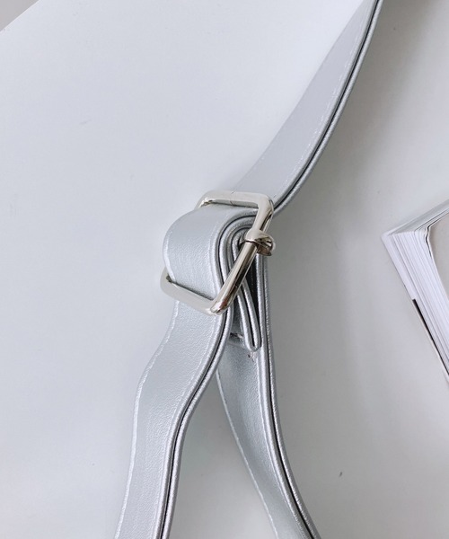 AS KNOW AS plus(アズノゥアズプラス)の「◎ニコラス 巾着 ショルダーバッグ(ショルダーバッグ・レディース・アイボリー/ブラック/シルバー・FREE)」の13枚目の写真