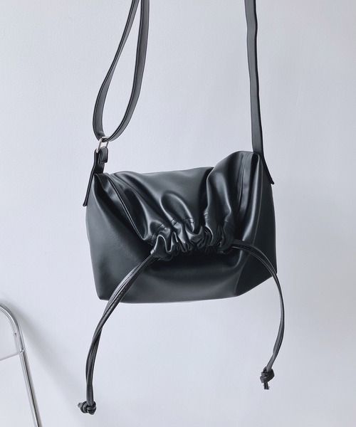 AS KNOW AS plus(アズノゥアズプラス)の「◎ニコラス 巾着 ショルダーバッグ(ショルダーバッグ・レディース・アイボリー/ブラック/シルバー・FREE)」の9枚目の写真