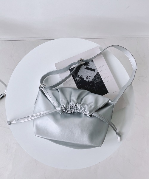 AS KNOW AS plus(アズノゥアズプラス)の「◎ニコラス 巾着 ショルダーバッグ(ショルダーバッグ・レディース・アイボリー/ブラック/シルバー・FREE)」の16枚目の写真