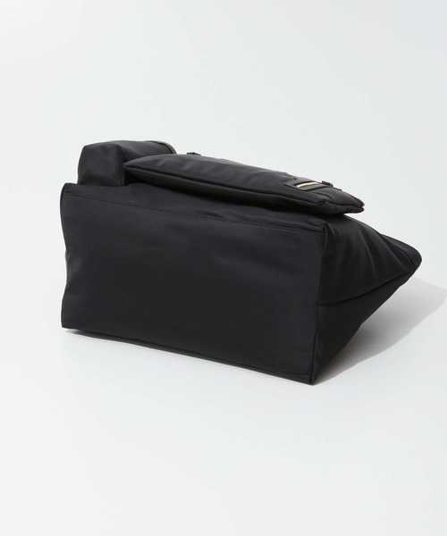 ANYA HINDMARCH(アニヤハインドマーチ)の「ANYA HINDMARCH ECONYL regenerated Nylon in Black アニヤハインドマーチ マルチポケット トートバッグ(トートバッグ・レディース・ブラック・FREE)」の5枚目の写真