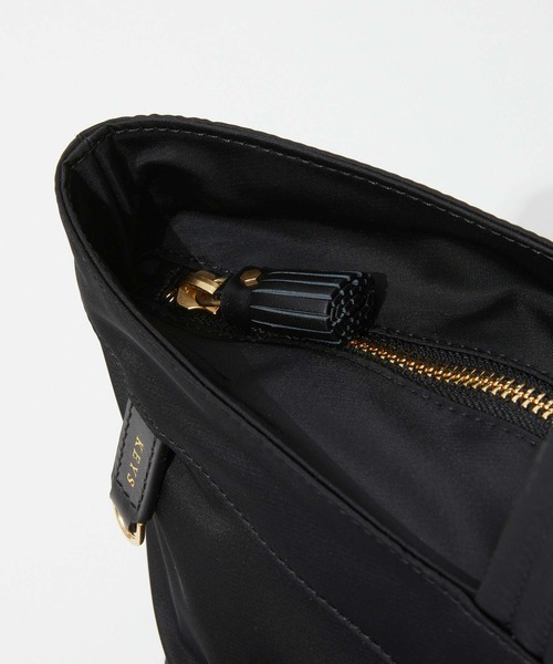 ANYA HINDMARCH(アニヤハインドマーチ)の「ANYA HINDMARCH ECONYL regenerated Nylon in Black アニヤハインドマーチ マルチポケット トートバッグ(トートバッグ・レディース・ブラック・FREE)」の12枚目の写真