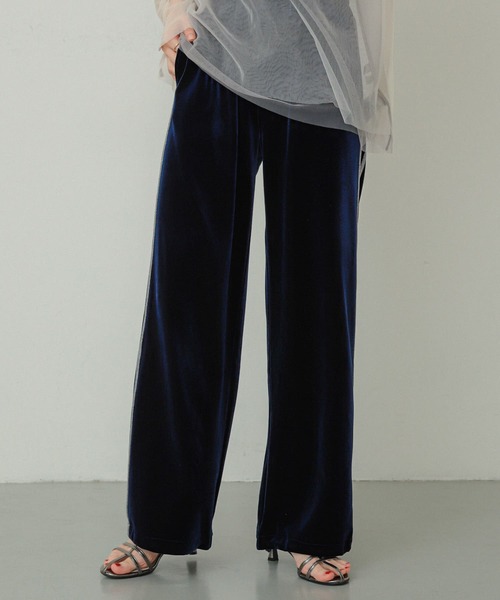 SENSE OF PLACE by URBAN RESEARCH（センスオブプレイスバイアーバンリサーチ）の「ベロアラメラインパンツ（その他パンツ・レディース・ブラウン/ネイビー/カーキ・ONE）」の4枚目の写真