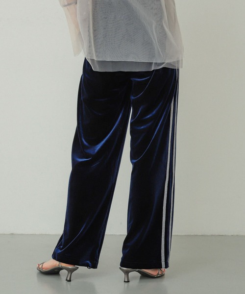 SENSE OF PLACE by URBAN RESEARCH（センスオブプレイスバイアーバンリサーチ）の「ベロアラメラインパンツ（その他パンツ・レディース・ブラウン/ネイビー/カーキ・ONE）」の7枚目の写真