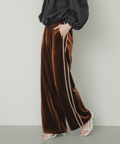 SENSE OF PLACE by URBAN RESEARCH（センスオブプレイスバイアーバンリサーチ）の「ベロアラメラインパンツ（その他パンツ・レディース・ブラウン/ネイビー/カーキ・ONE）」の11枚目の写真