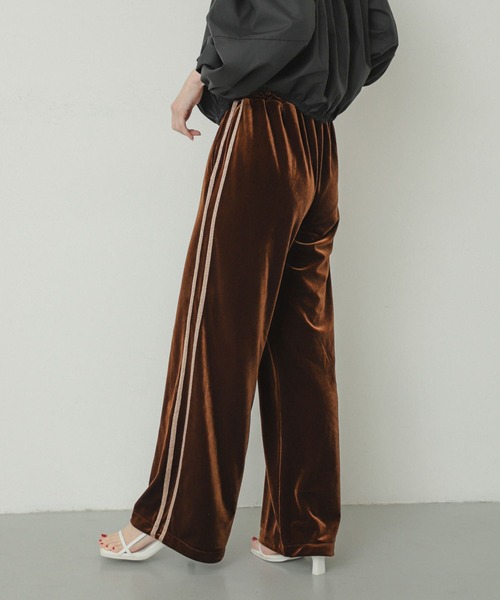 SENSE OF PLACE by URBAN RESEARCH（センスオブプレイスバイアーバンリサーチ）の「ベロアラメラインパンツ（その他パンツ・レディース・ブラウン/ネイビー/カーキ・ONE）」の12枚目の写真