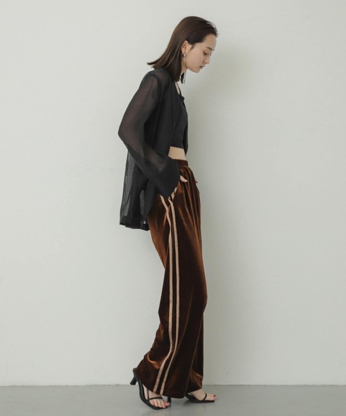 SENSE OF PLACE by URBAN RESEARCH（センスオブプレイスバイアーバンリサーチ）の「ベロアラメラインパンツ（その他パンツ・レディース・ブラウン/ネイビー/カーキ・ONE）」の15枚目の写真