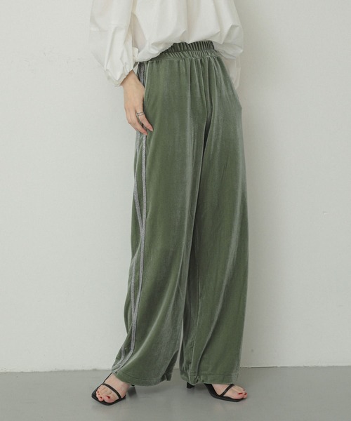 SENSE OF PLACE by URBAN RESEARCH（センスオブプレイスバイアーバンリサーチ）の「ベロアラメラインパンツ（その他パンツ・レディース・ブラウン/ネイビー/カーキ・ONE）」の18枚目の写真