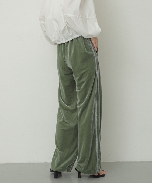 SENSE OF PLACE by URBAN RESEARCH（センスオブプレイスバイアーバンリサーチ）の「ベロアラメラインパンツ（その他パンツ・レディース・ブラウン/ネイビー/カーキ・ONE）」の22枚目の写真