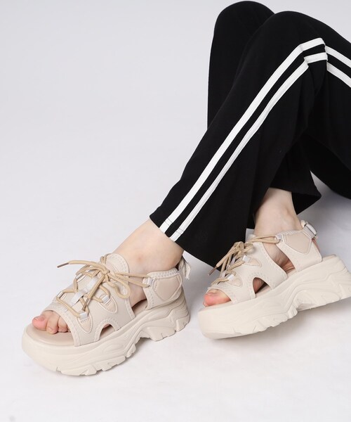 cs T&P(シーエスティーアンドピー)の「厚底 スニーカーソールスポサン(サンダル・レディース・ブラック/ベージュ・M/S/LL/L)」の9枚目の写真