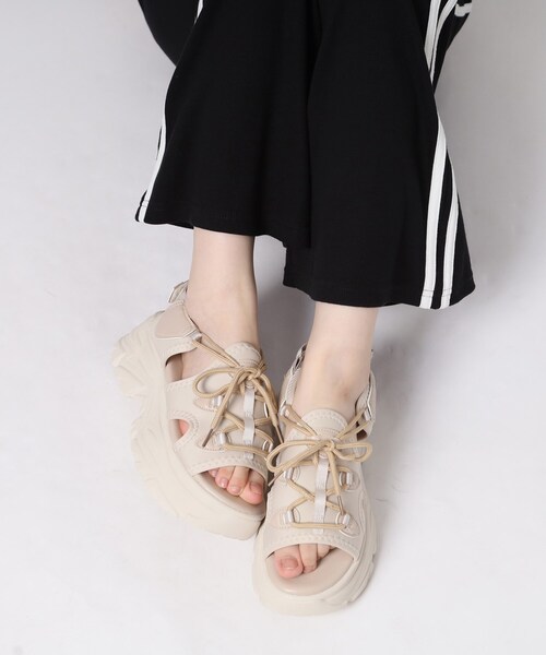 cs T&P(シーエスティーアンドピー)の「厚底 スニーカーソールスポサン(サンダル・レディース・ブラック/ベージュ・M/S/LL/L)」の10枚目の写真
