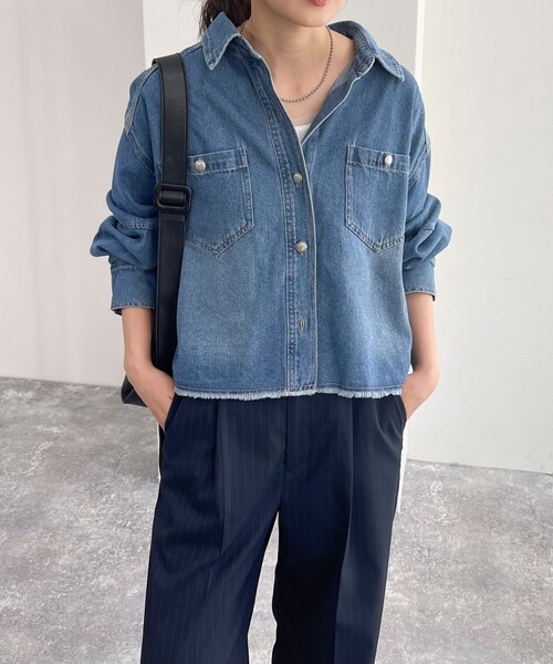 fredy emue（フレディエミュ）の「デニムクロップドシャツ（シャツ/ブラウス・レディース・サックスブルー/ブルー・38）」の8枚目の写真