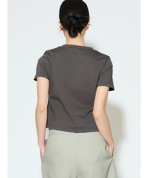 MIDIUMISOLID（ミディウミソリッド）の「MIDIUMISOLID for Ladies クロップドTシャツ（Tシャツ/カットソー・レディース・ブラック/オフホワイト/チャコールグレー・FREE）」の10枚目の写真