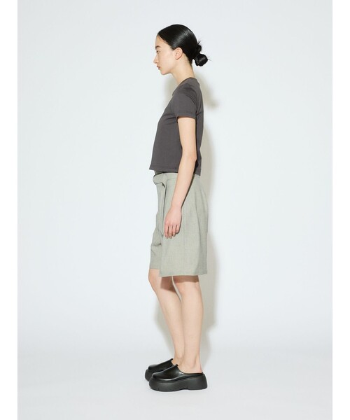 MIDIUMISOLID（ミディウミソリッド）の「MIDIUMISOLID for Ladies クロップドTシャツ（Tシャツ/カットソー・レディース・ブラック/オフホワイト/チャコールグレー・FREE）」の13枚目の写真