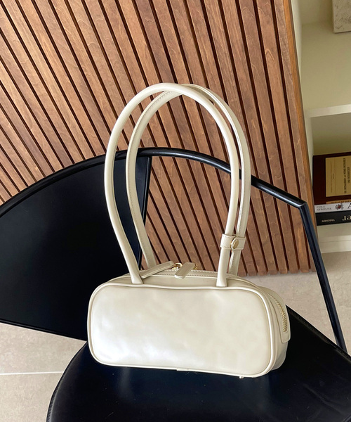 LE TALON（ルタロン）の「LETALON デイリーワイドショルダー（ボストンバッグ・レディース・イエロー/アイボリー/ブラック・FREE）」の2枚目の写真