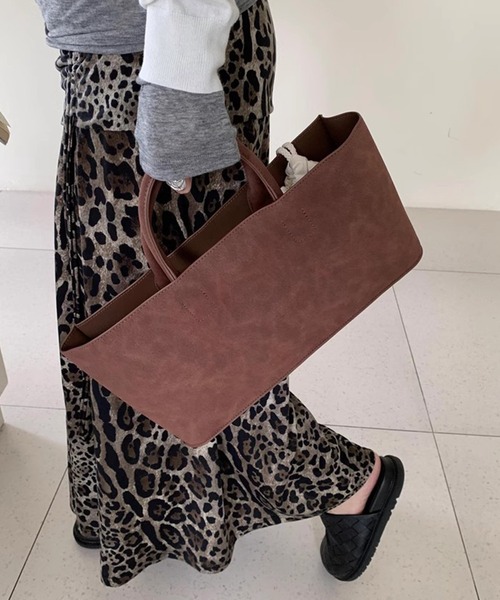 chuclla（チュクラ）の「【LONSLAN】スエードライク スクエアトート CHLONA24a015（ハンドバッグ・レディース・ブラック/ブラウン・FREE）」の8枚目の写真