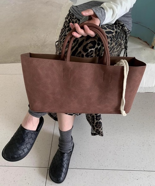 chuclla（チュクラ）の「【LONSLAN】スエードライク スクエアトート CHLONA24a015（ハンドバッグ・レディース・ブラック/ブラウン・FREE）」の10枚目の写真