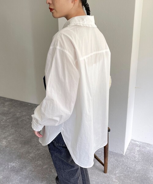 fredy emue(フレディエミュ)の「フリルカラーブラウス(シャツ/ブラウス・レディース・サックスブルー/オフホワイト/ブルー系その他・38)」の17枚目の写真